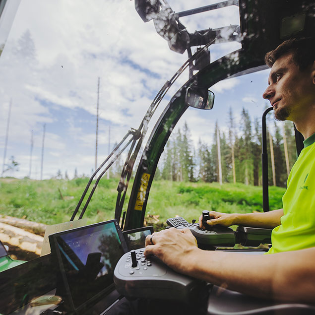 John Deere meža tehnikas kabīne