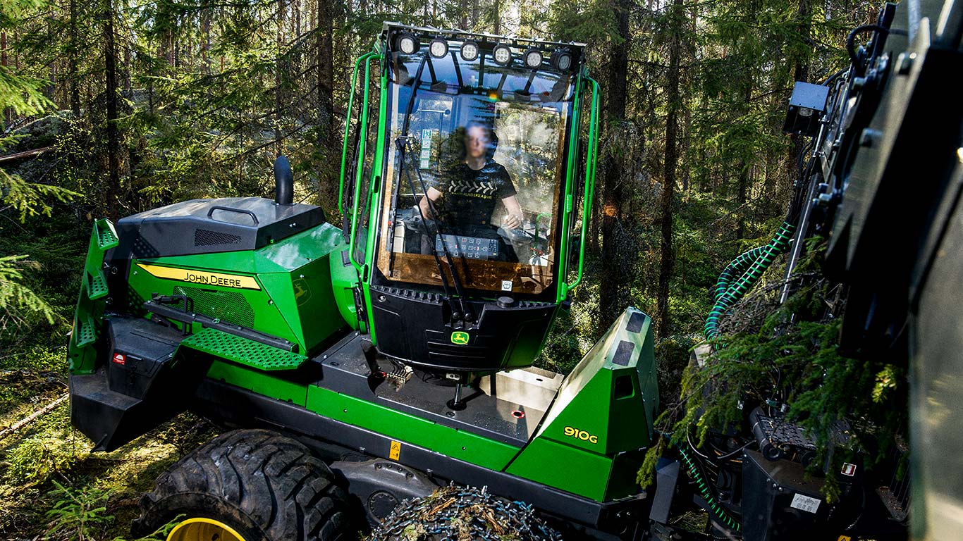 John Deere 910G kabīne