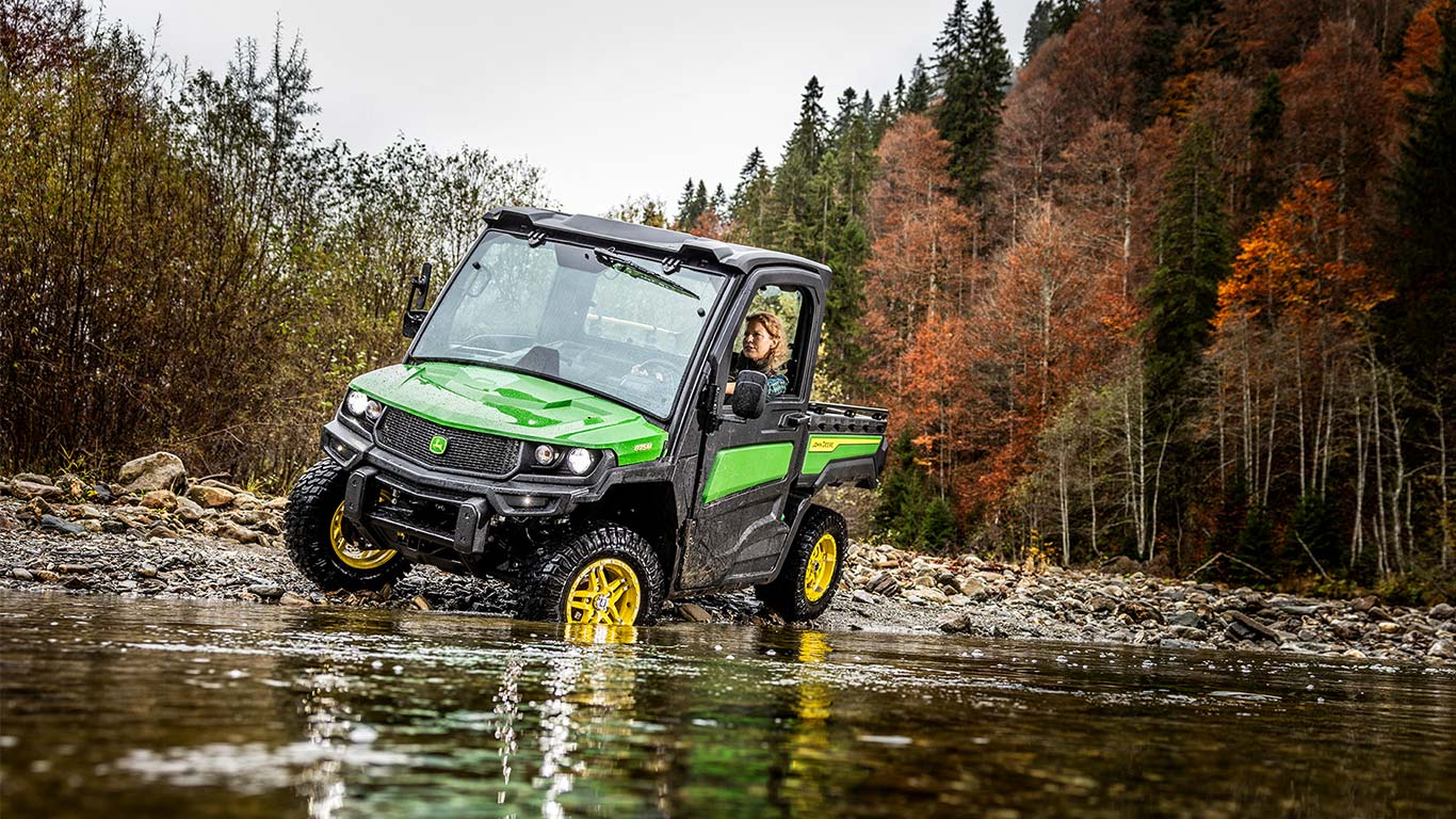 Gator universālie transportlīdzekļi, XUV865M, pilnīgi neatkarīga piekare