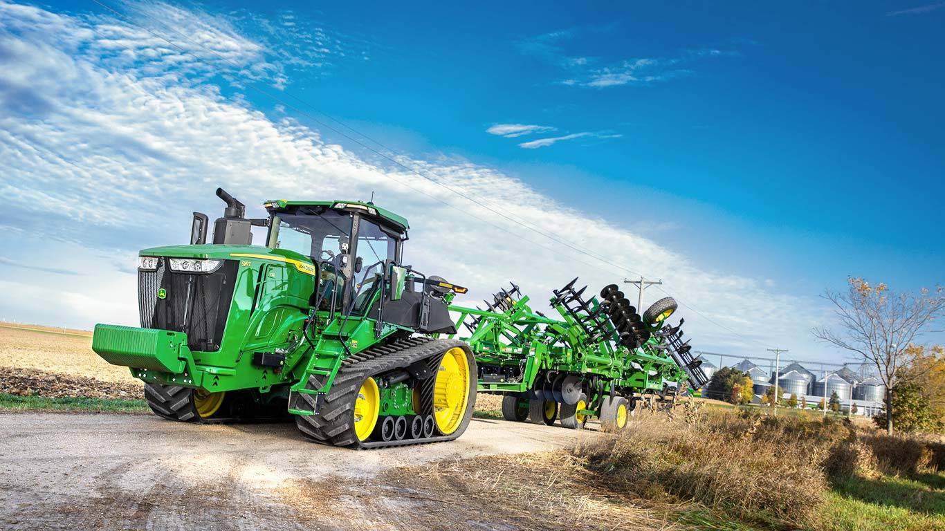 9. sērijas traktors l John Deere