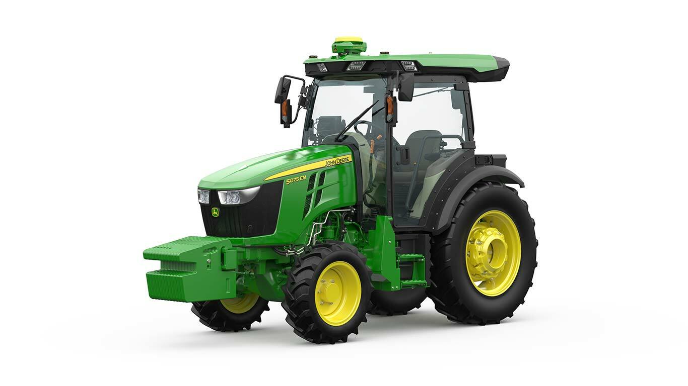 John Deere 5075EN traktors zaļā un dzeltenā krāsā, priekšējais skats ar kompaktu dizainu un izturīgām riepām.